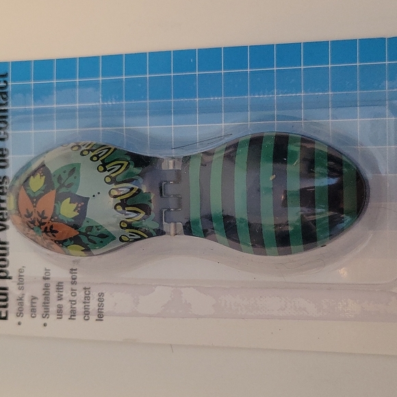 3 NEW ASSURED CONTACT CASES DECORATIVE CASES FUN SOAK STORE AND CARRY - Picture 5 of 7